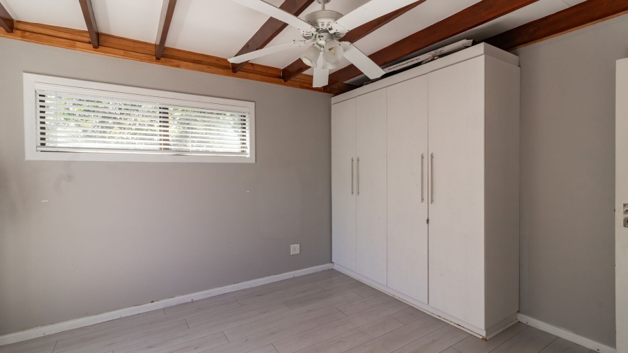 3 Bedroom Property for Sale in Sunrise On Sea Eastern Cape